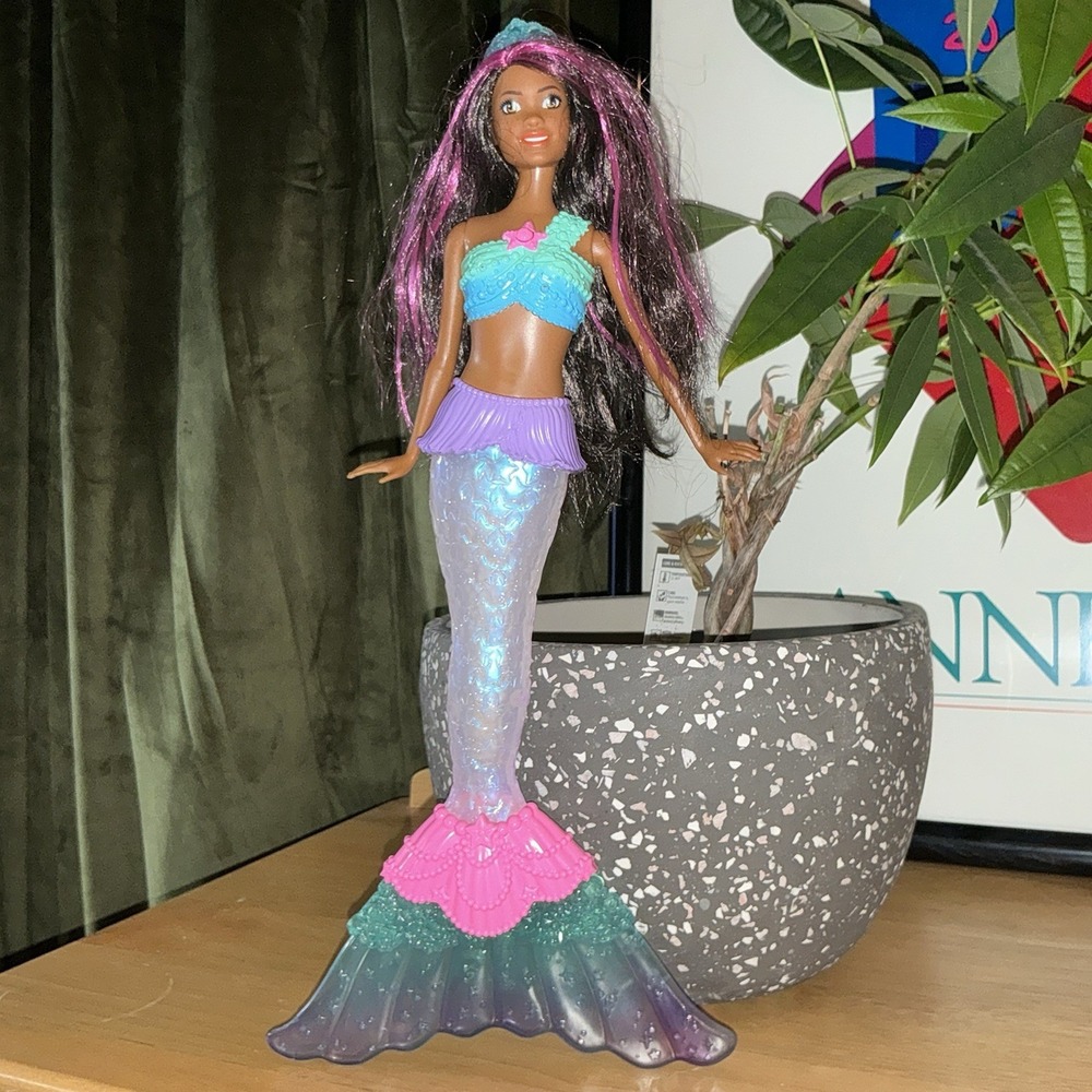Barbie Dreamtopia Twinkle Lights 12" Mermaid‎ Doll Water Activated African